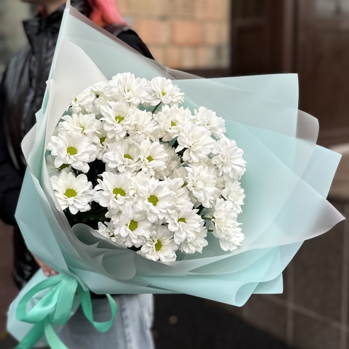 Букет белых кустовых хризантем Бакарди