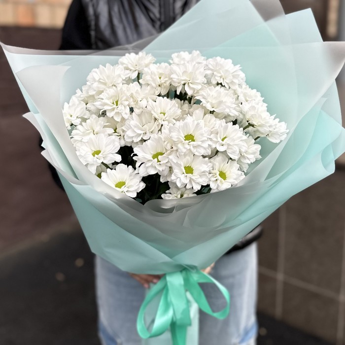 Букет белых кустовых хризантем Бакарди