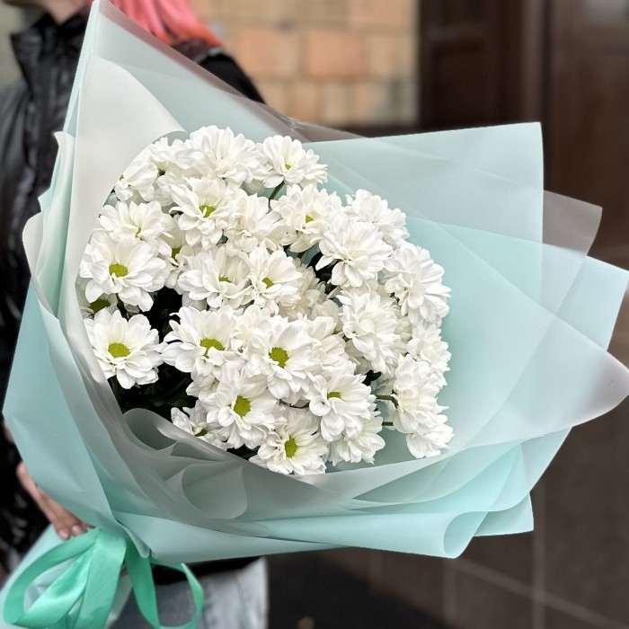 Букет белых кустовых хризантем Бакарди