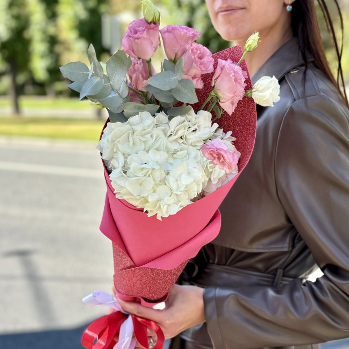 Букет для мальчика и девочки с гортензией