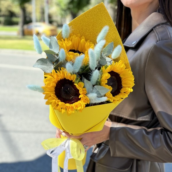 Букет Для мальчика с подсолнухами