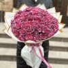 Букет из 101 гвоздики сорта Гипноз