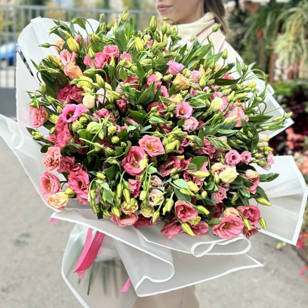 Букет из 101 розовой эустомы