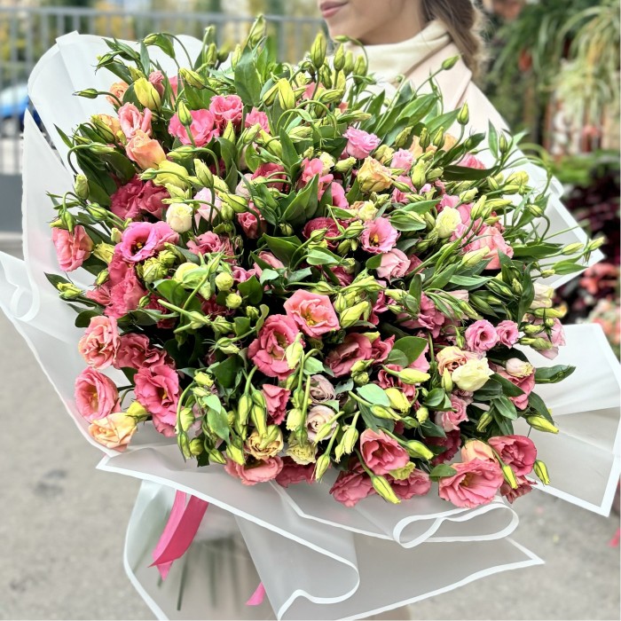 Букет из 101 розовой эустомы