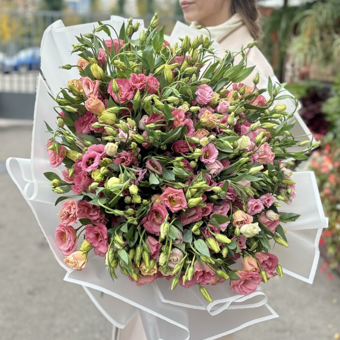 Букет из 101 розовой эустомы