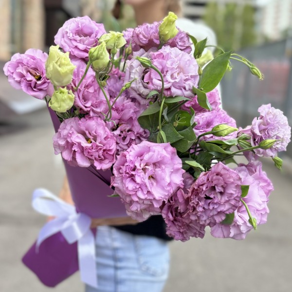 11 лавандовых махровых эустом