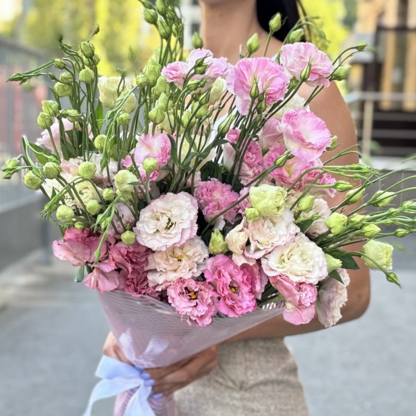 Букет из 11 махровых розовых эустом