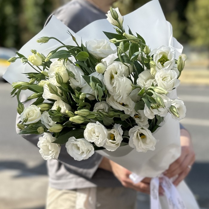 Букет из 15 белых эустом