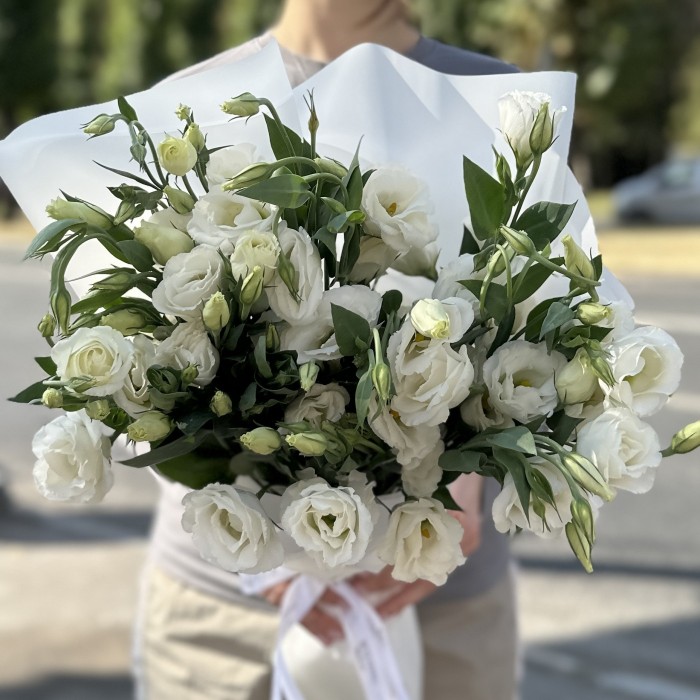 Букет из 15 белых эустом