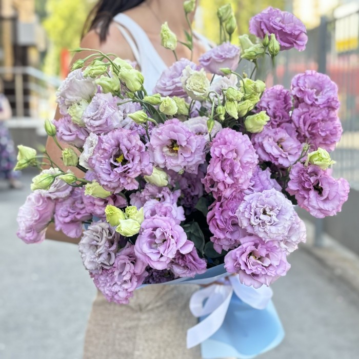 15 лавандовых махровых эустом