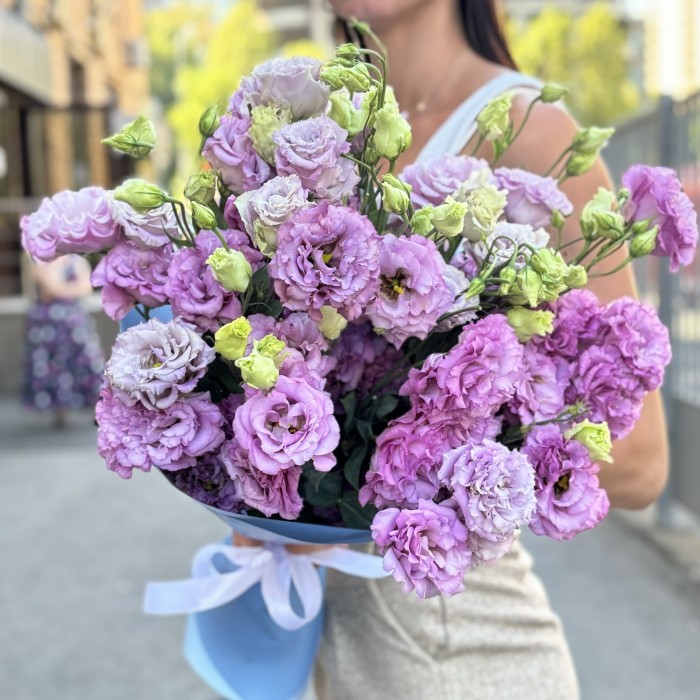 15 лавандовых махровых эустом