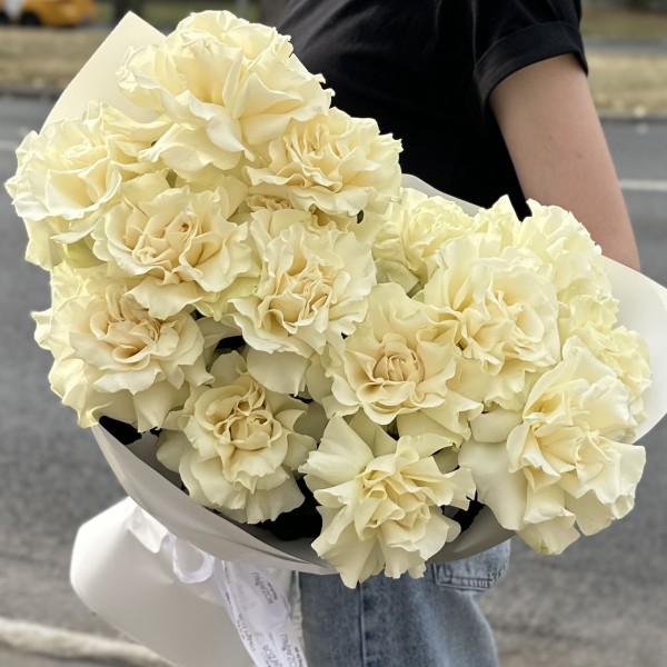 Букет из 15 крупных белых роз