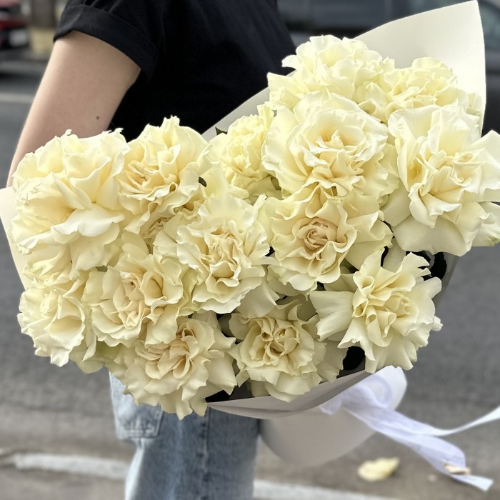 Букет из 15 крупных белых роз