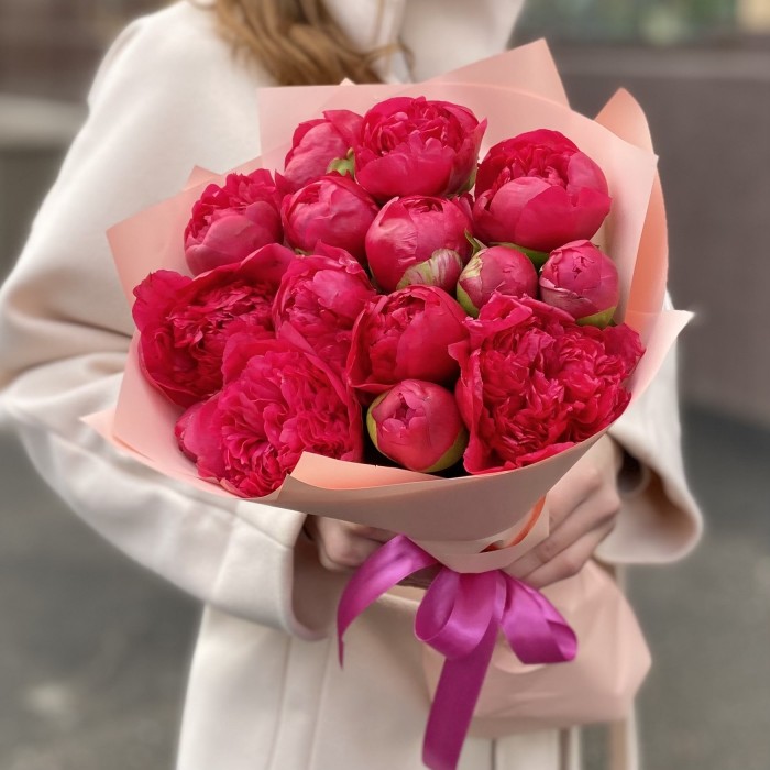 Букет из 15 пионов Перфоманс