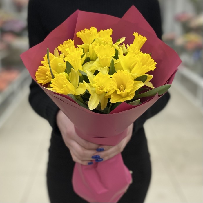 Букет из 15 желтых нарциссов
