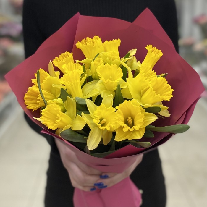 Букет из 15 желтых нарциссов