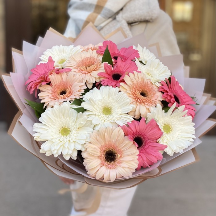 Букет из 17 гербер микс