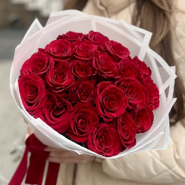 Букет из 21 красной розы 40 см