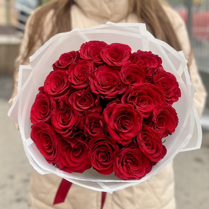Букет из 21 красной розы 40 см