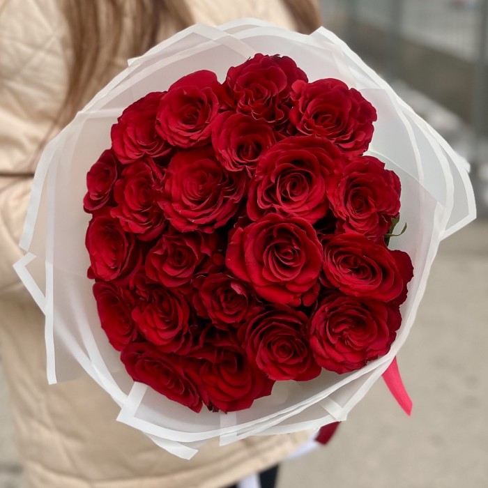 Букет из 21 красной розы 40 см