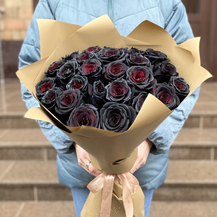 Букет из 25 черных роз