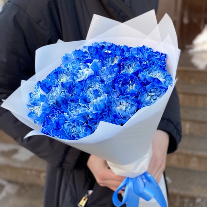 Букет из 25 гвоздик Блю Вайт Молли