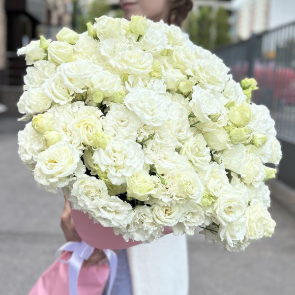 Букет из 25 махровых белых эустом