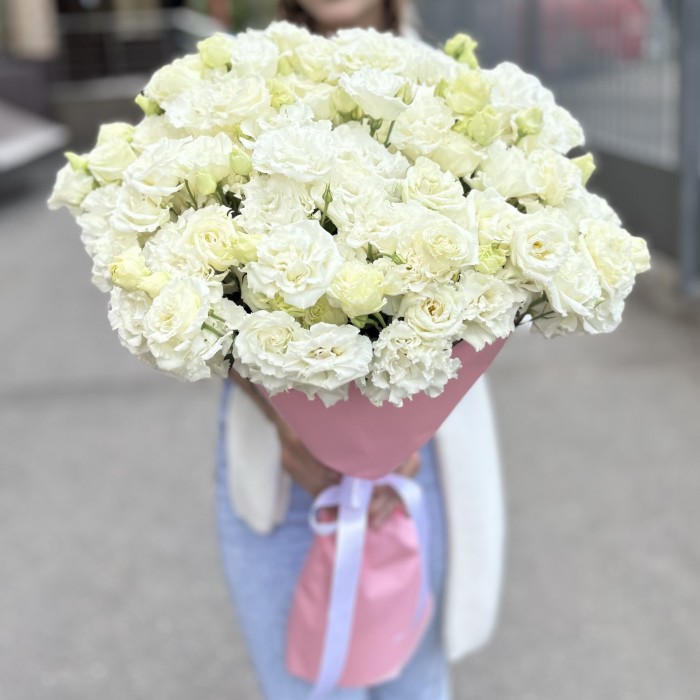 Букет из 25 махровых белых эустом