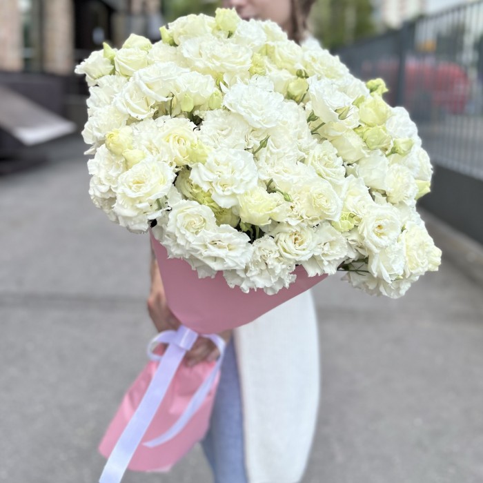 Букет из 25 махровых белых эустом