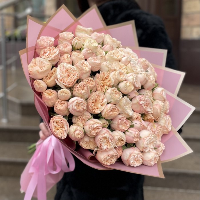 25 персиковых роз Джентл Трендсеттер 50 см