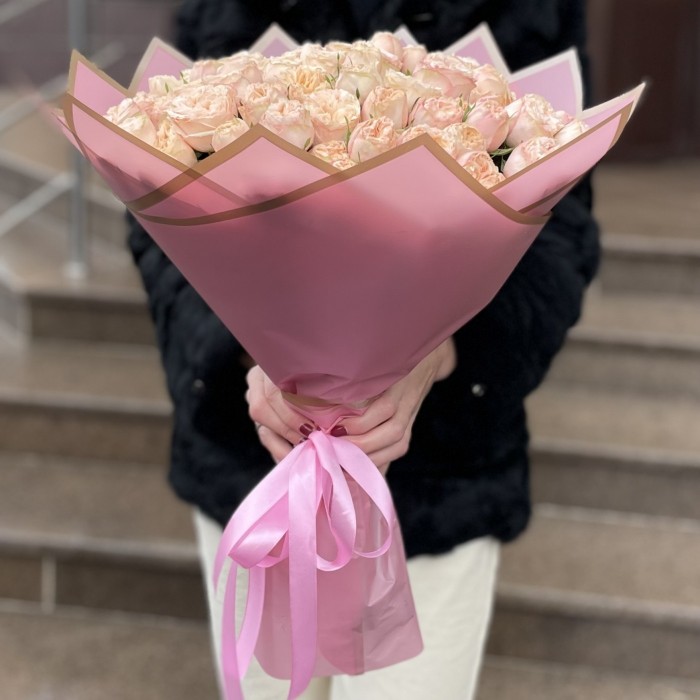 25 персиковых роз Джентл Трендсеттер 50 см