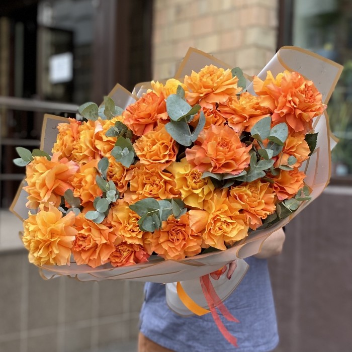 Букет из 25 пышных роз Фри Спирит 50 см