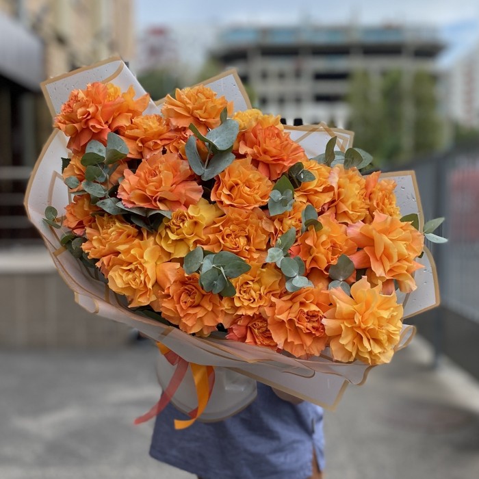 Букет из 25 пышных роз Фри Спирит 50 см