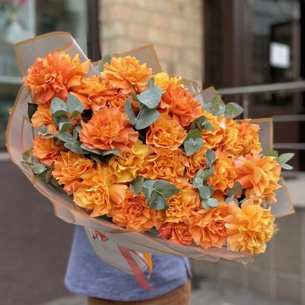 Букет из 25 пышных роз Фри Спирит 50 см