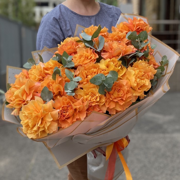 Букет из 25 пышных роз Фри Спирит 50 см