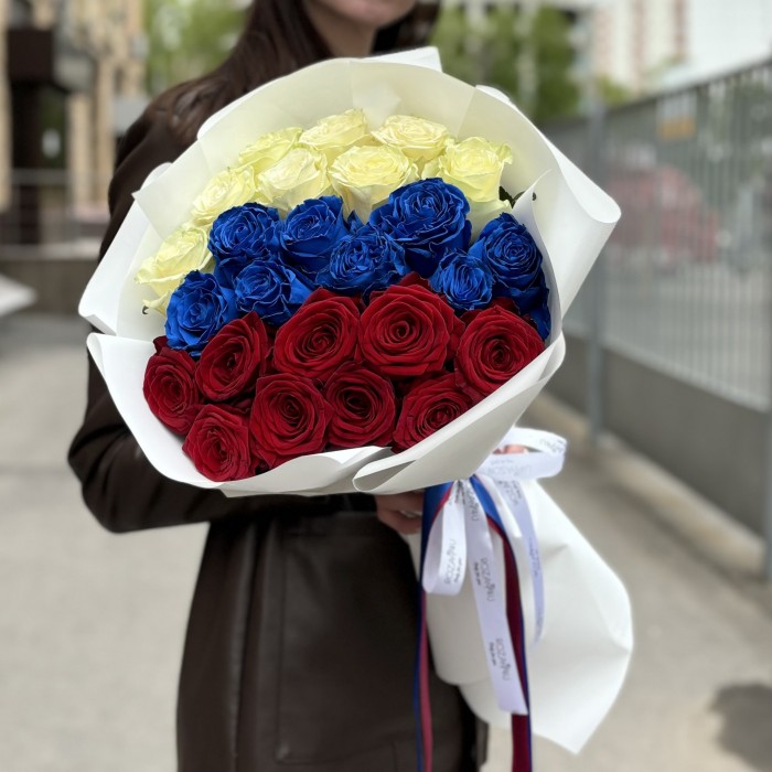Букет из 25 роз Триколор