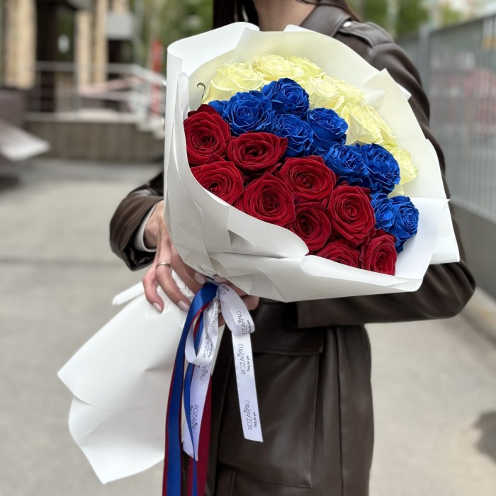 Букет из 25 роз Триколор