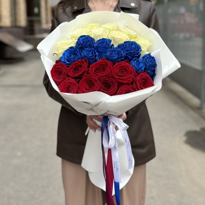 Букет из 25 роз Триколор