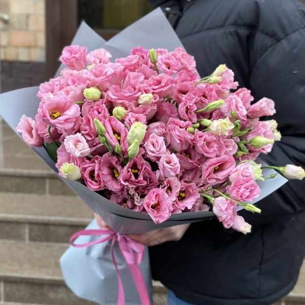 Букет из 25 розовых эустом