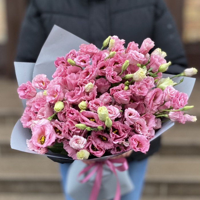 Букет из 25 розовых эустом