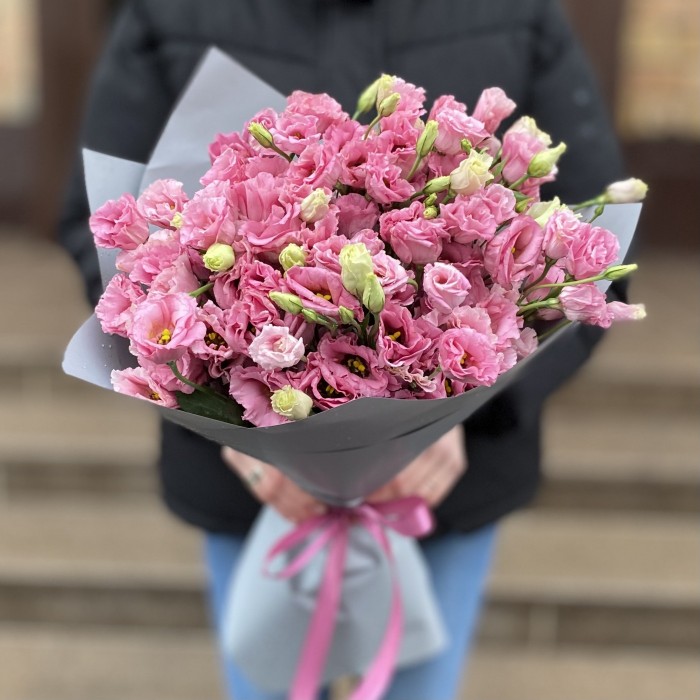 Букет из 25 розовых эустом