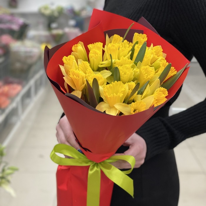 Букет из 25 желтых нарциссов