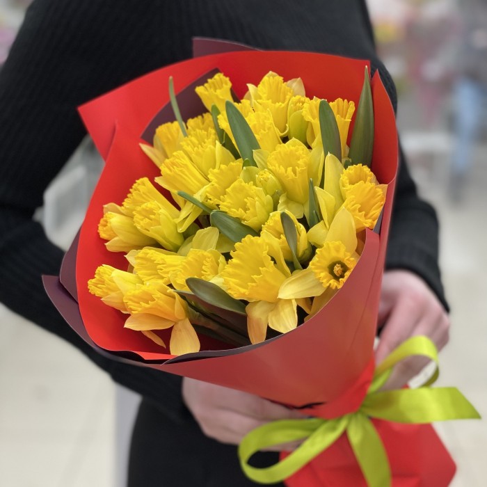 Букет из 25 желтых нарциссов