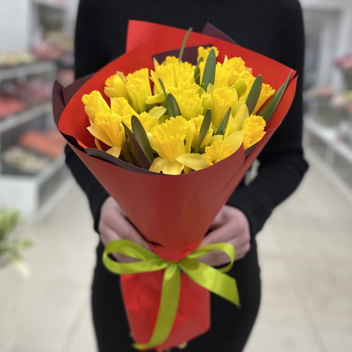 Букет из 25 желтых нарциссов