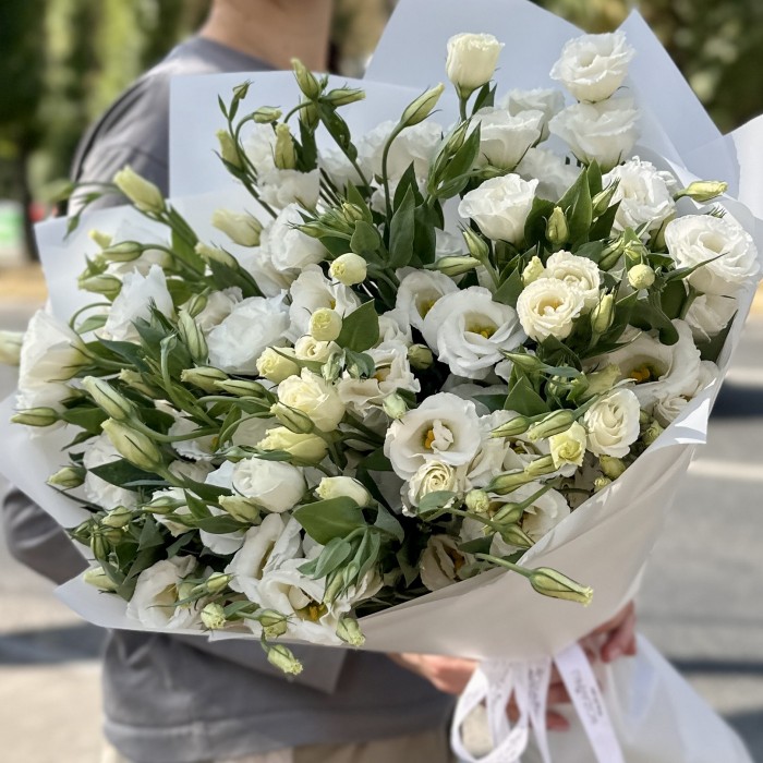 Букет из 35 белых эустом