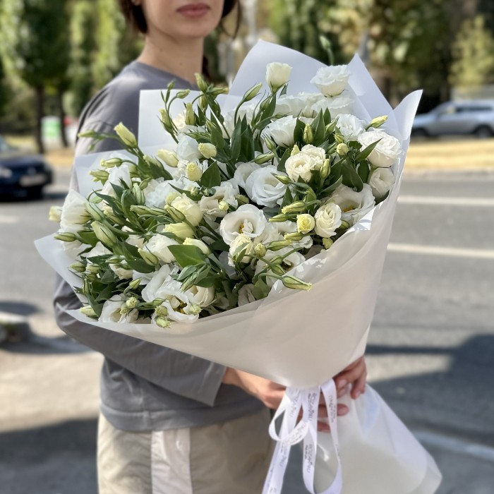 Букет из 35 белых эустом