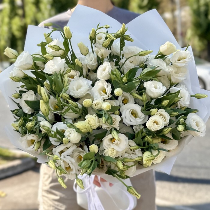 Букет из 35 белых эустом