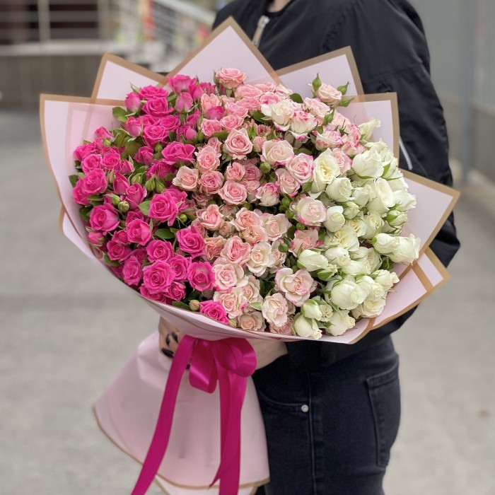 Букет из 35 кустовых роз Эмоции Любви