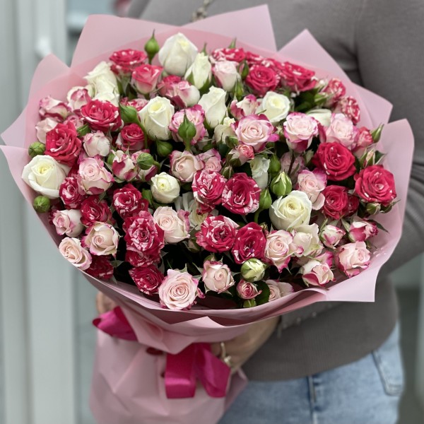 Букет из 25 кустовых роз
