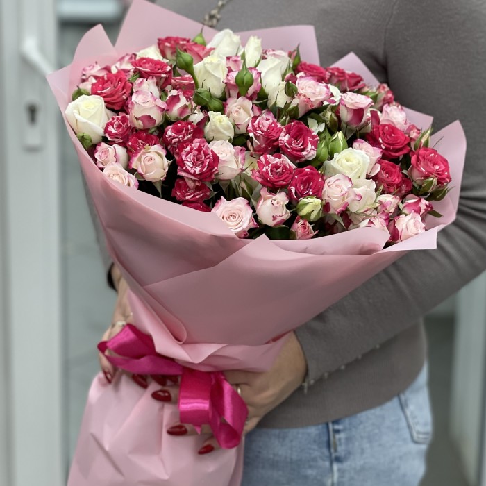 Букет из 25 кустовых роз